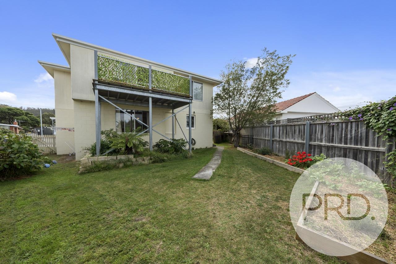 2 Tanundal Street HOWRAH 3