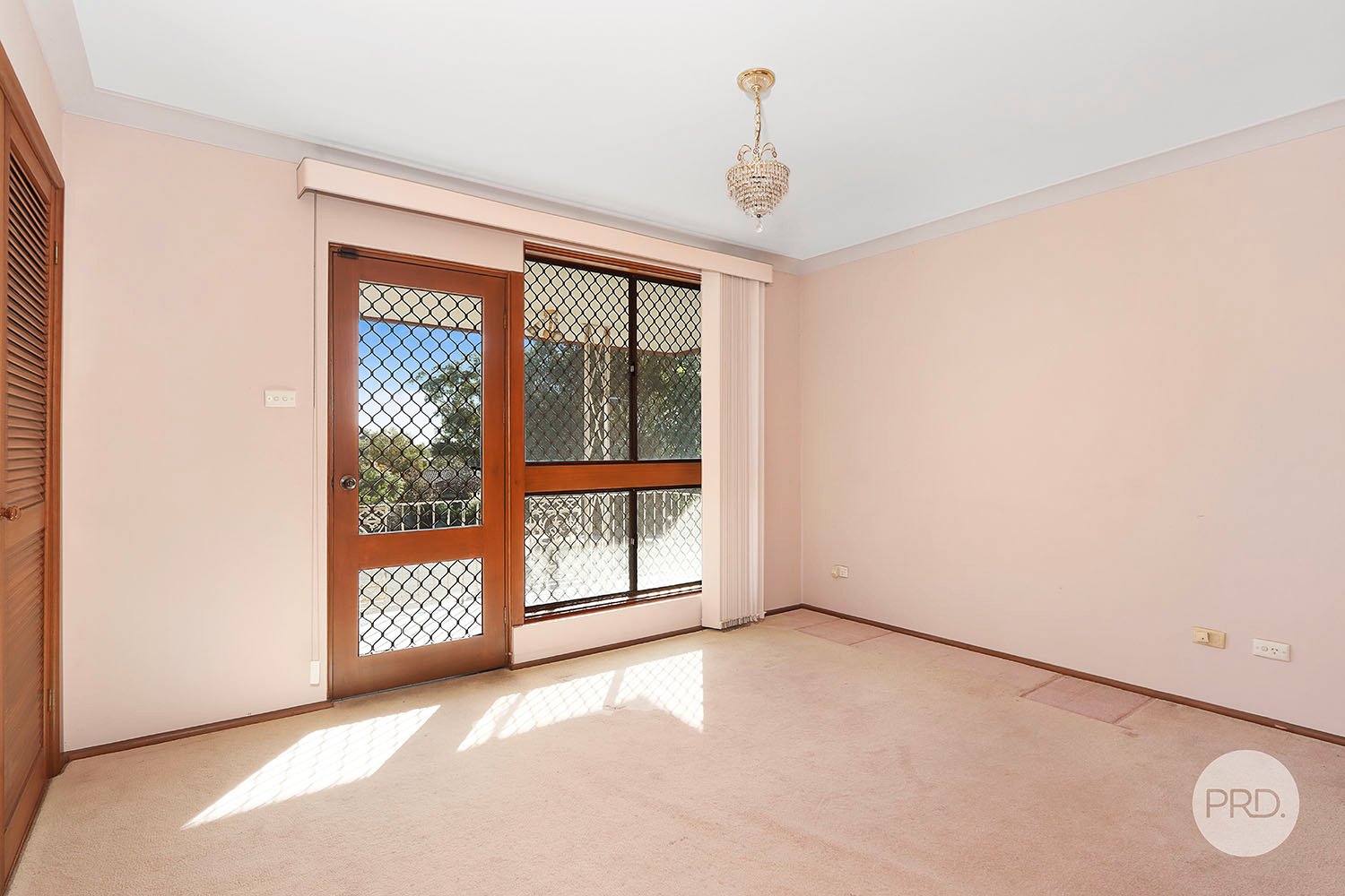 2 Tara Place LUGARNO 8