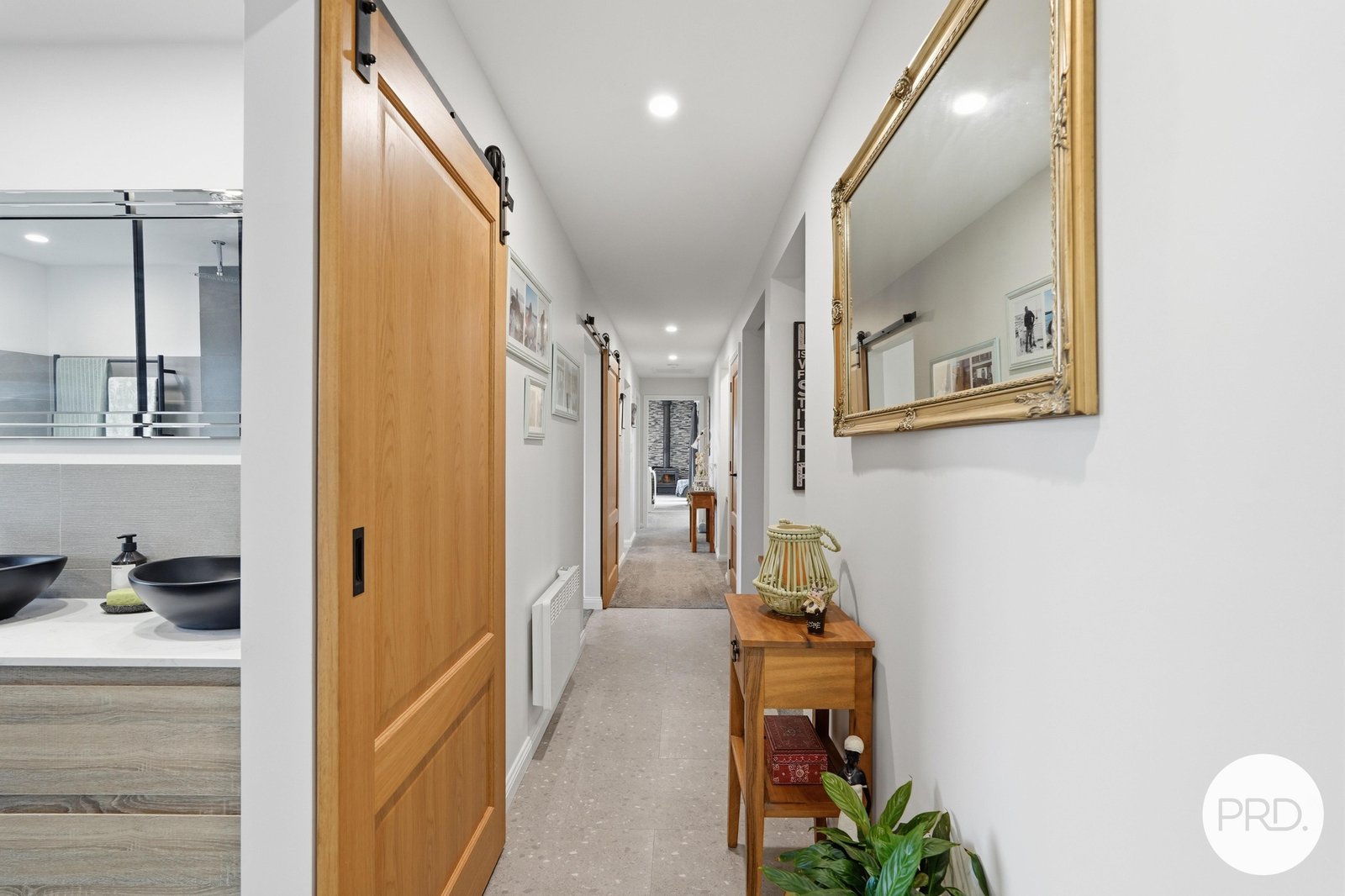 2 Themeda Court HOWRAH 7
