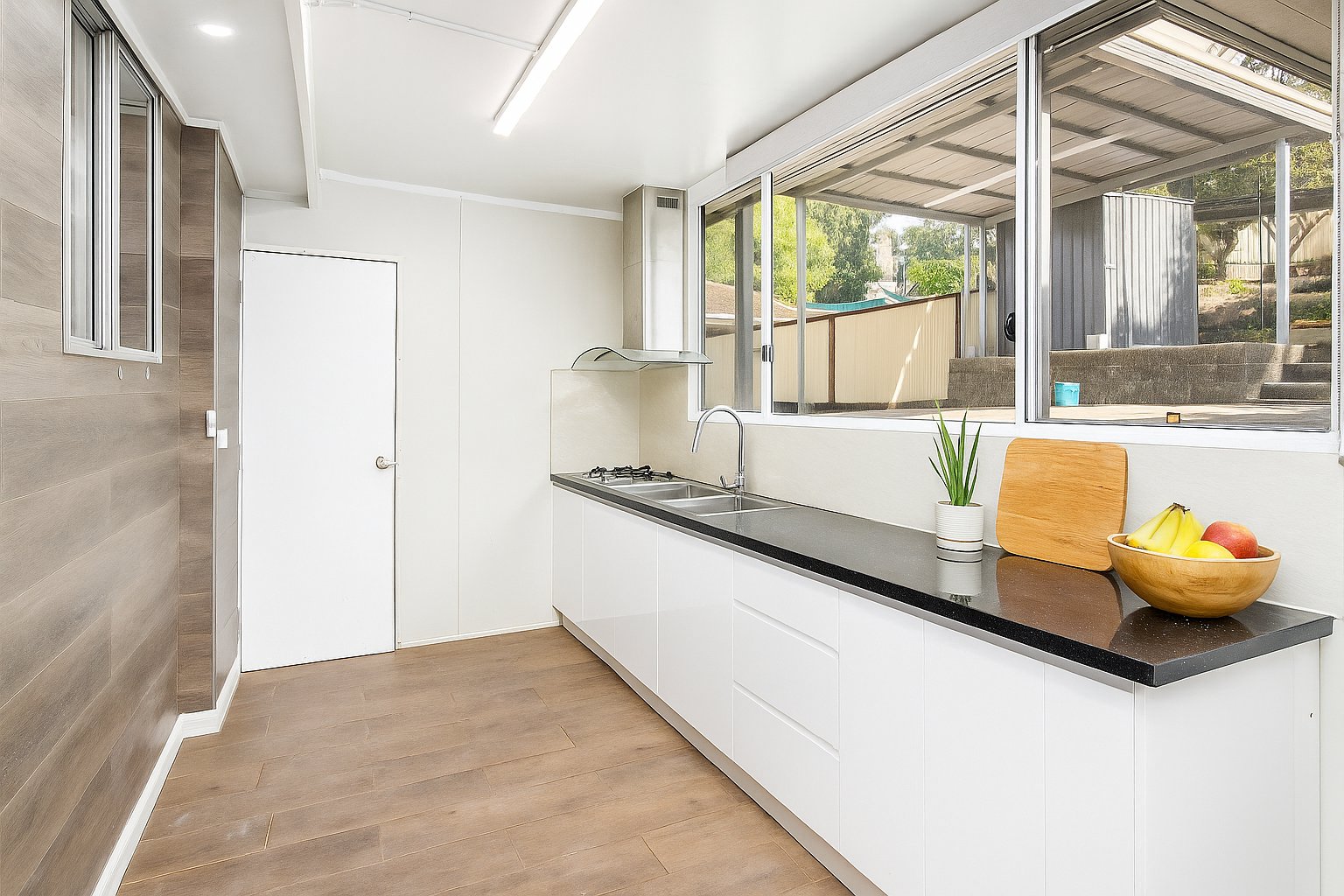 2 Thirroul Road KANAHOOKA 3