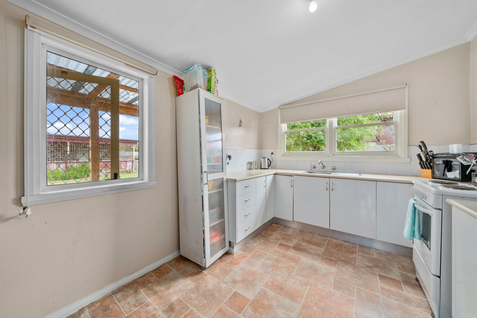 2 Ticknell Street OUSE 8