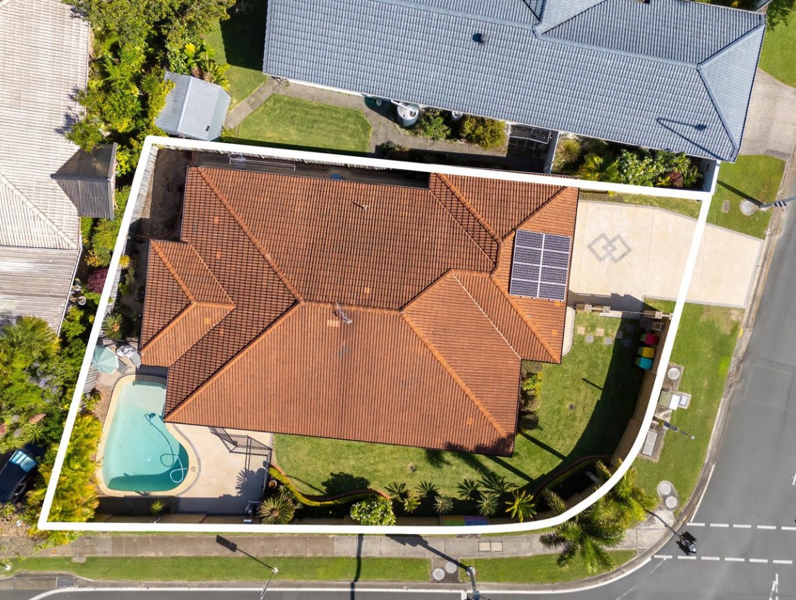 2 Tradewinds Avenue PARADISE POINT 3