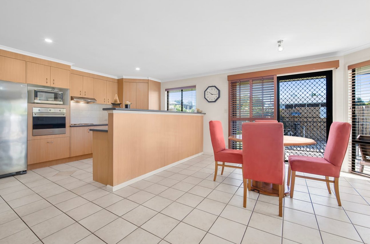 2 Tradewinds Avenue PARADISE POINT 10