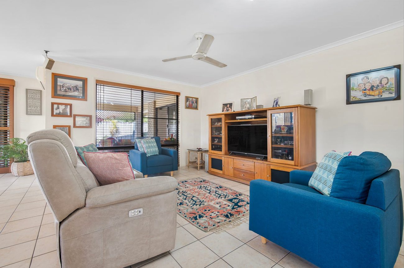 2 Tradewinds Avenue PARADISE POINT 11