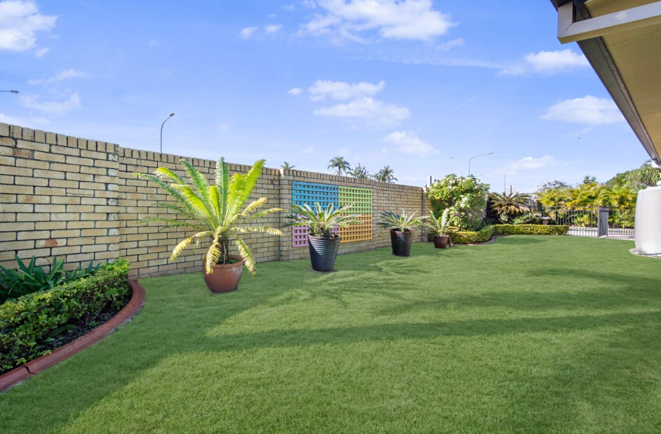 2 Tradewinds Avenue PARADISE POINT 16