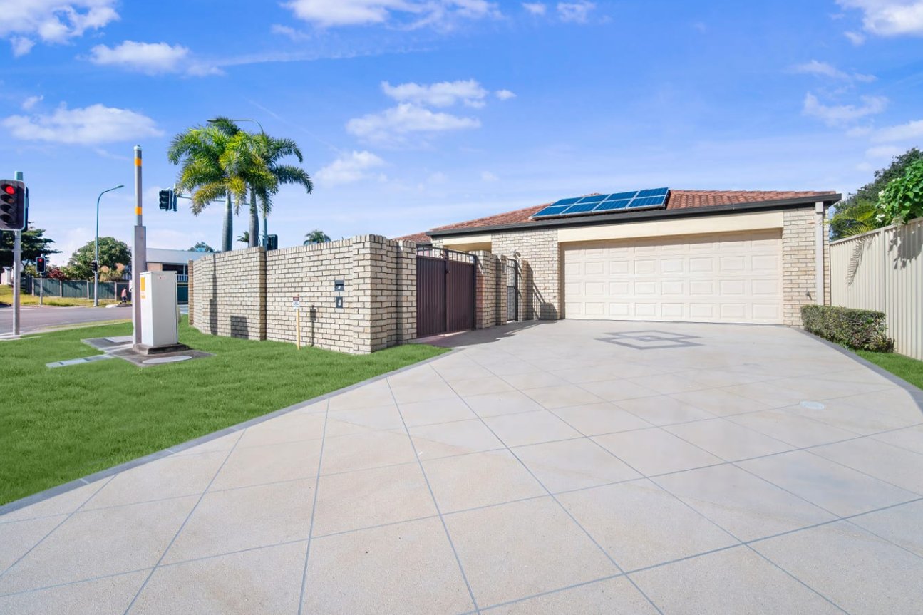 2 Tradewinds Avenue PARADISE POINT 17