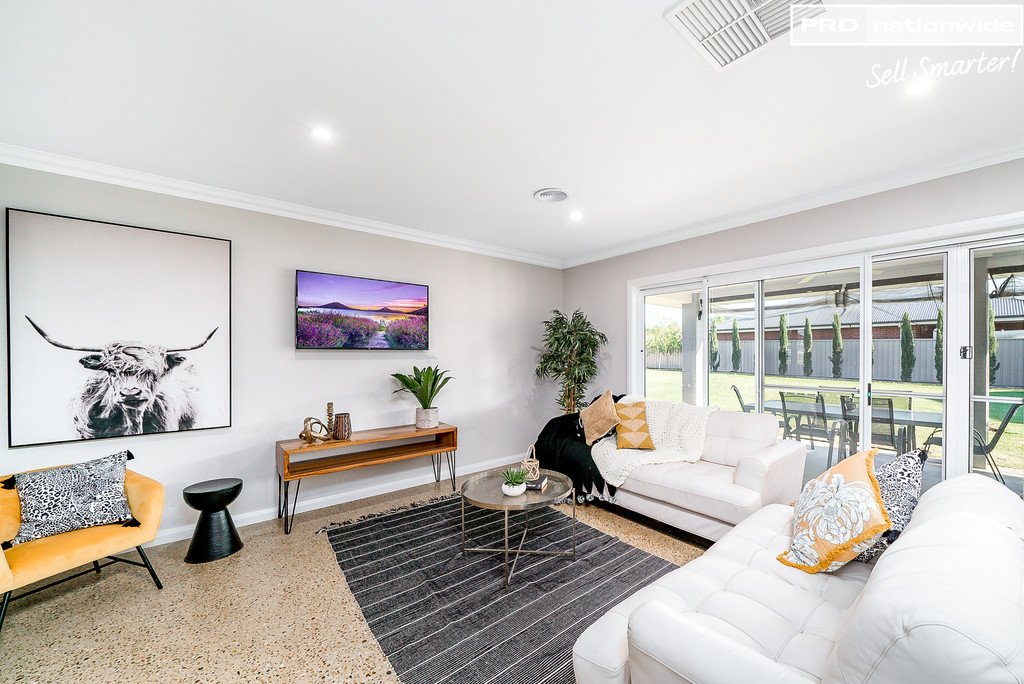 2 Trumper Street BOOROOMA 4