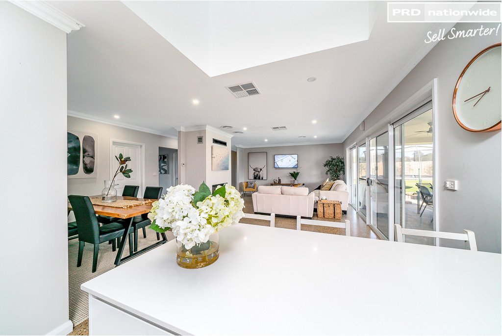 2 Trumper Street BOOROOMA 8