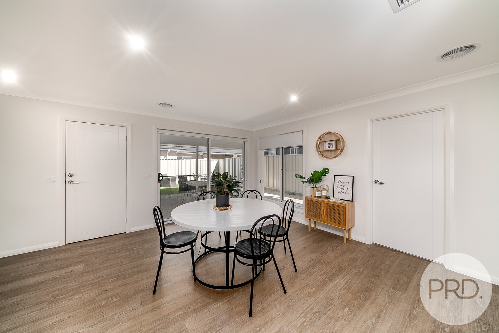 2 Unaipon Street LLOYD 4