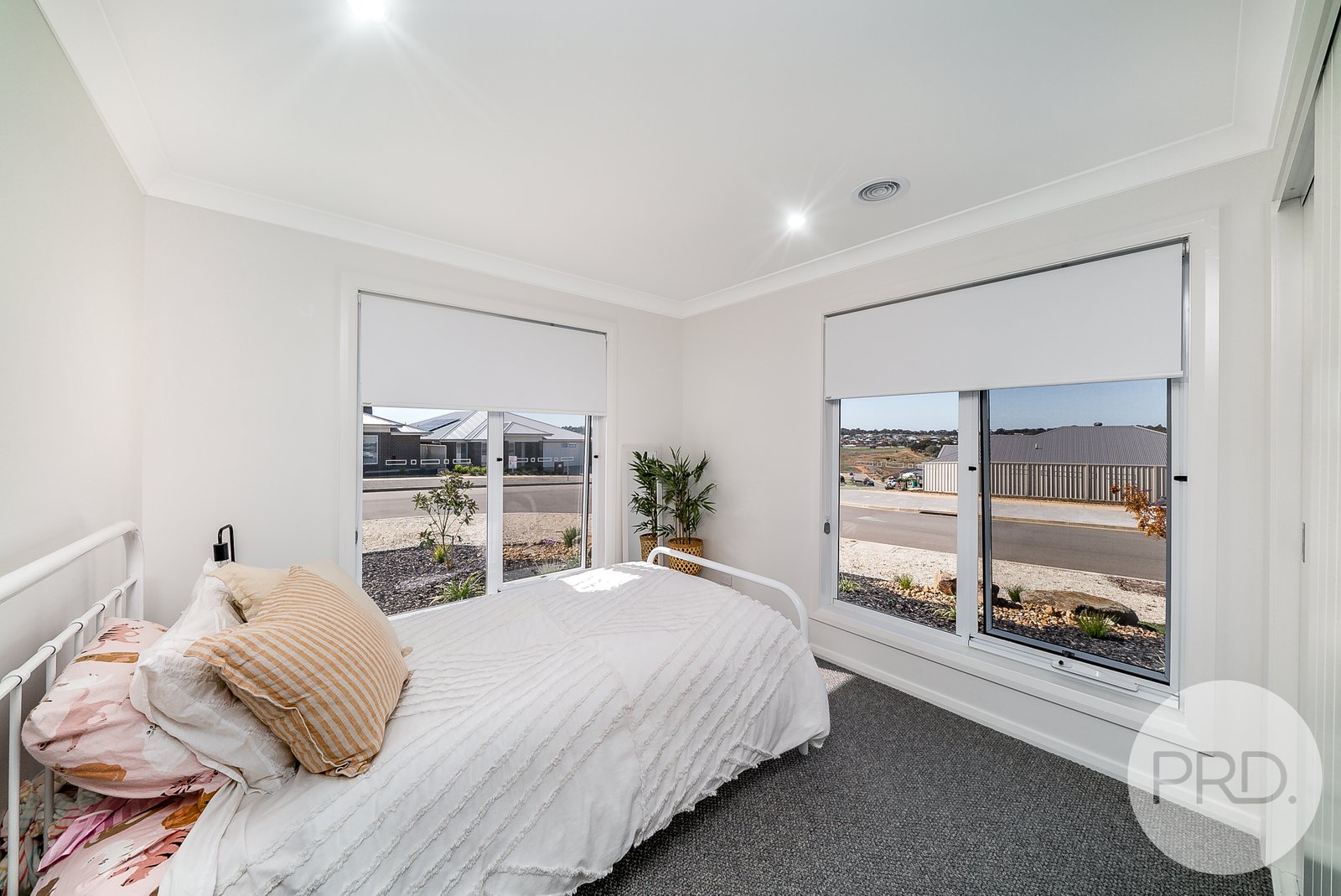 2 Unaipon Street LLOYD 7