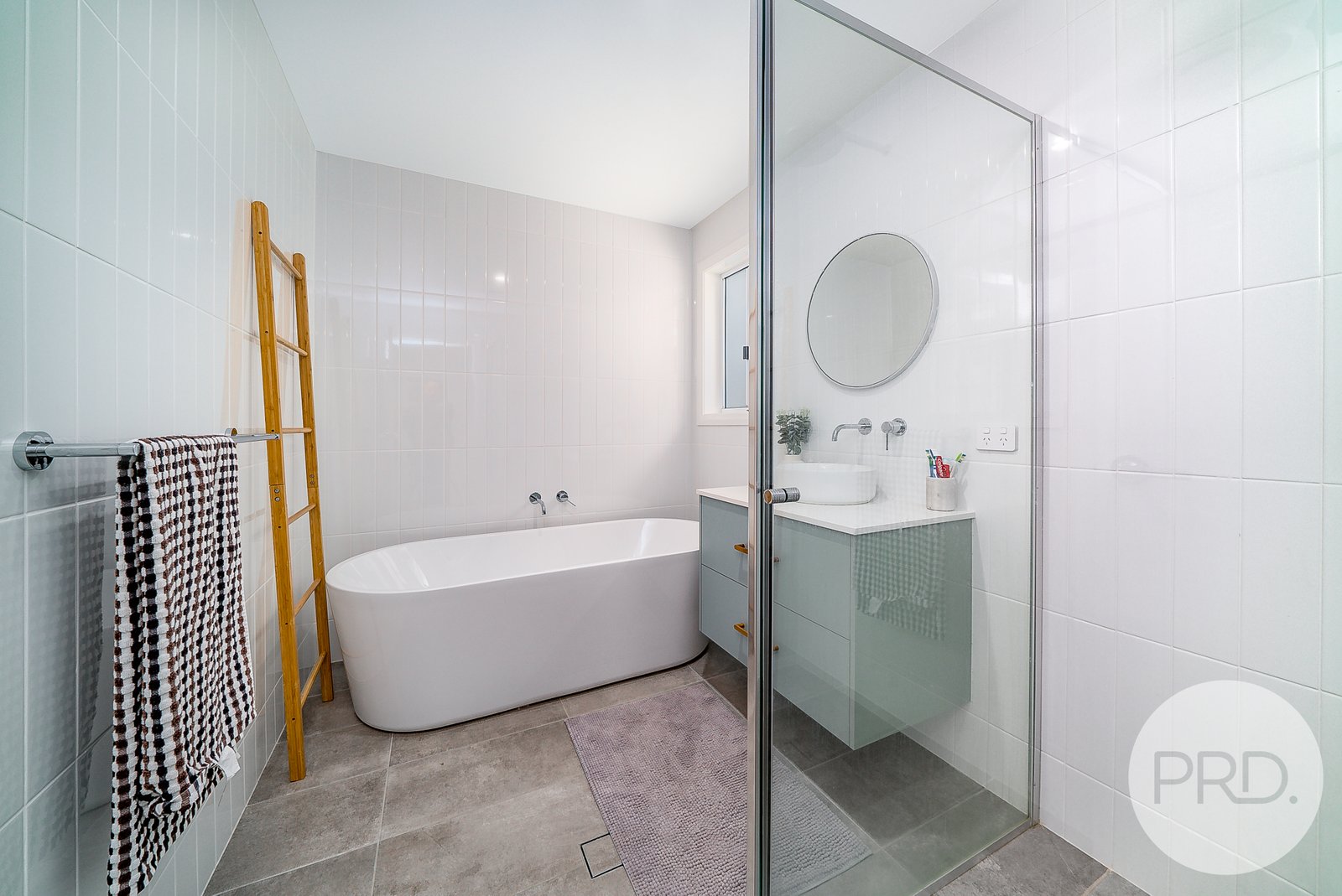 2 Unaipon Street LLOYD 10
