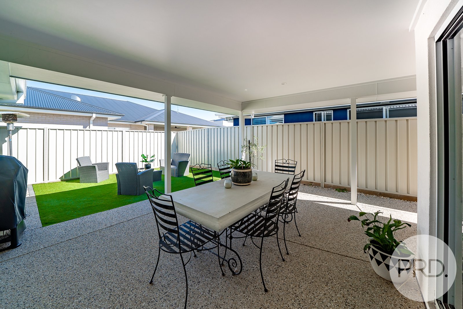 2 Unaipon Street LLOYD 11