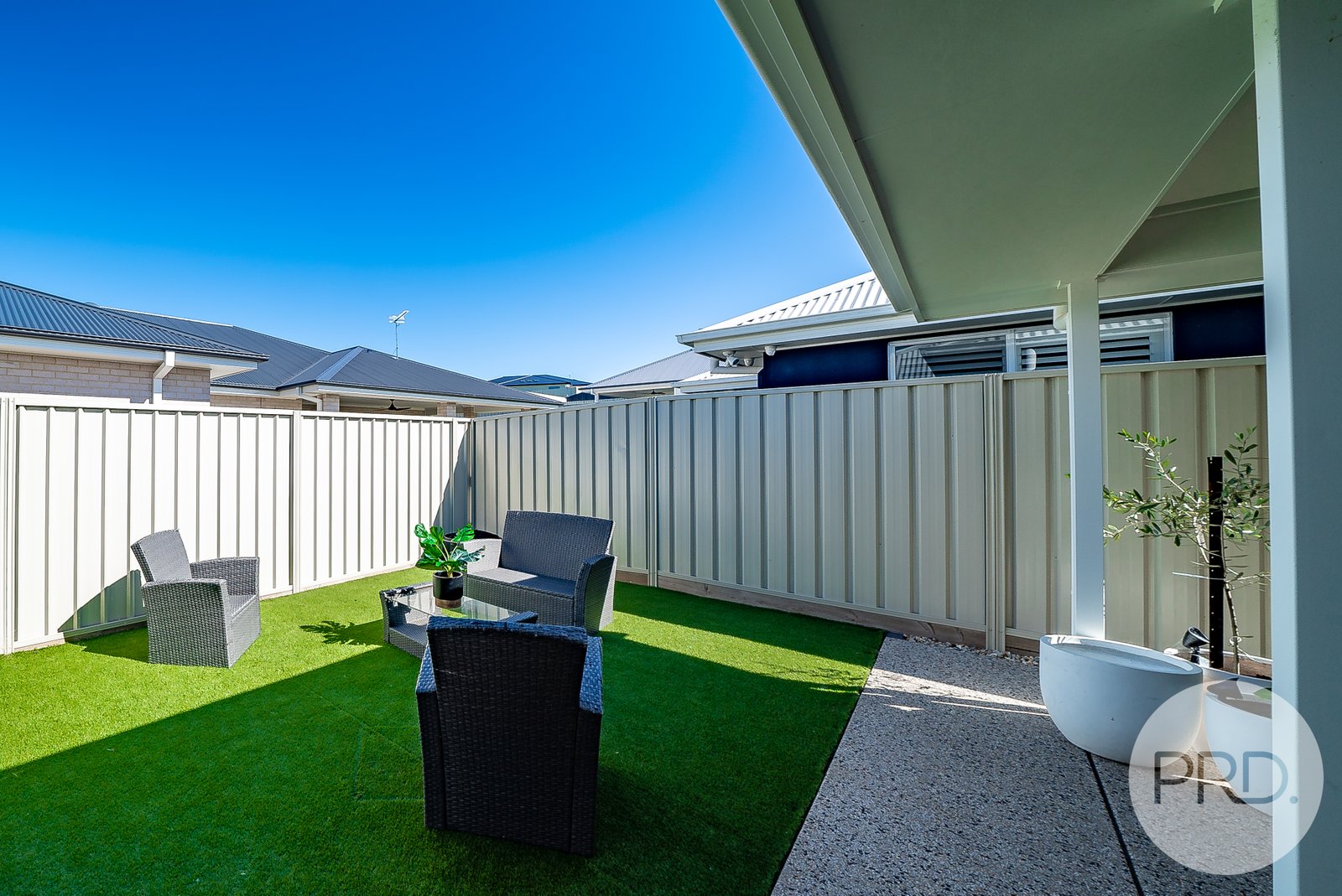 2 Unaipon Street LLOYD 12