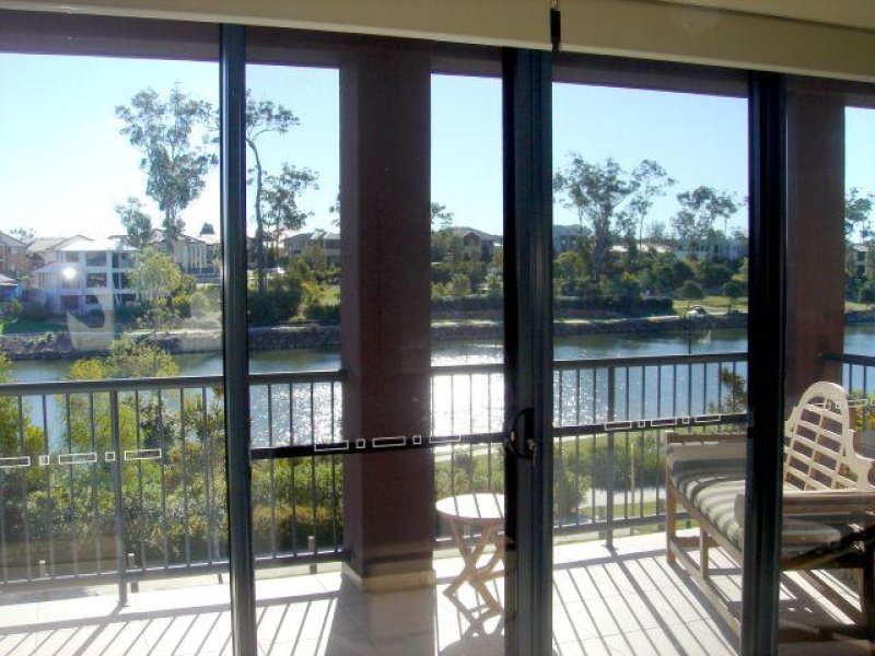 2 Valbonne Avenue VARSITY LAKES 7