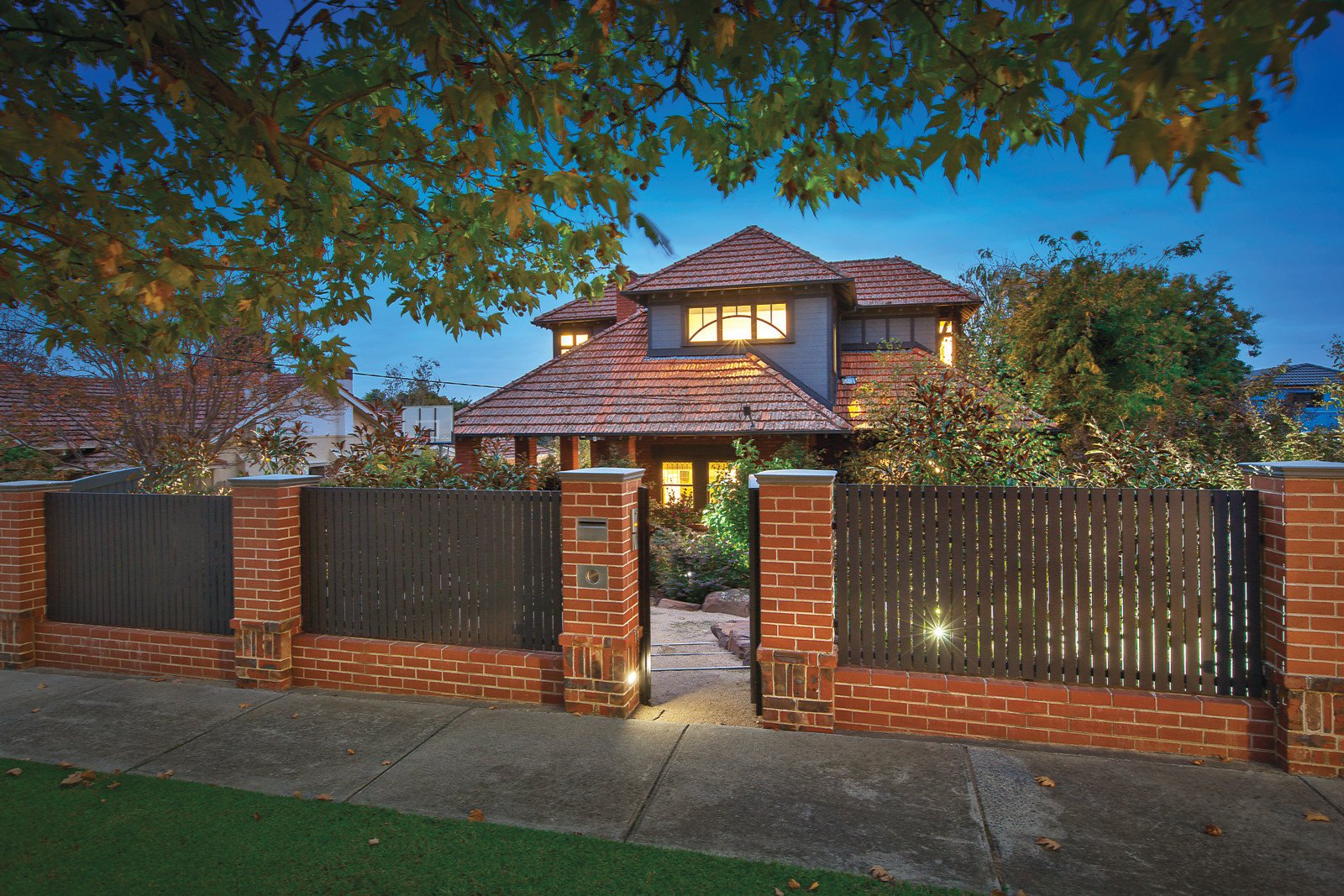 2 Valley View Road, Glen Iris, VIC
