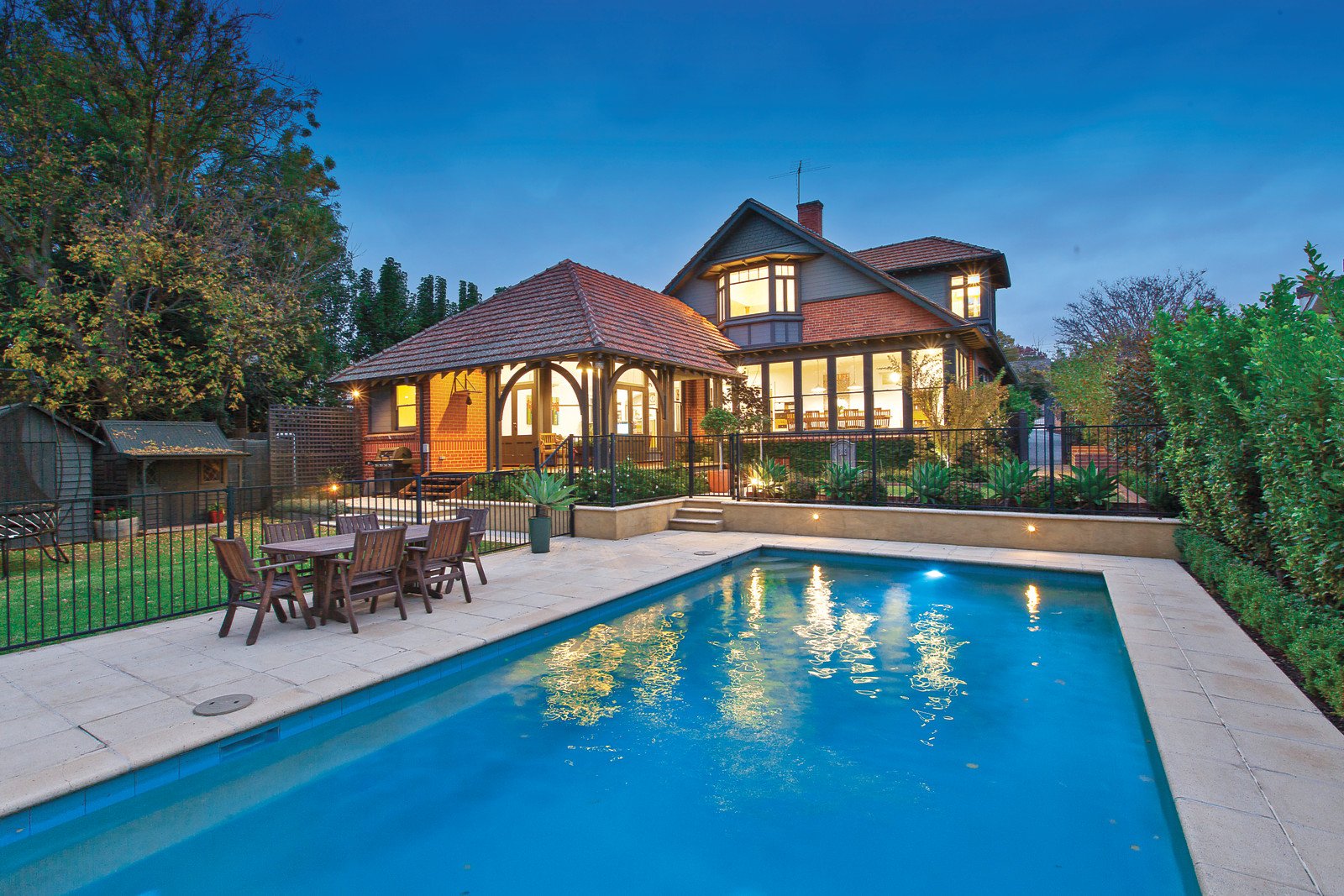 2 Valley View Road, Glen Iris, VIC