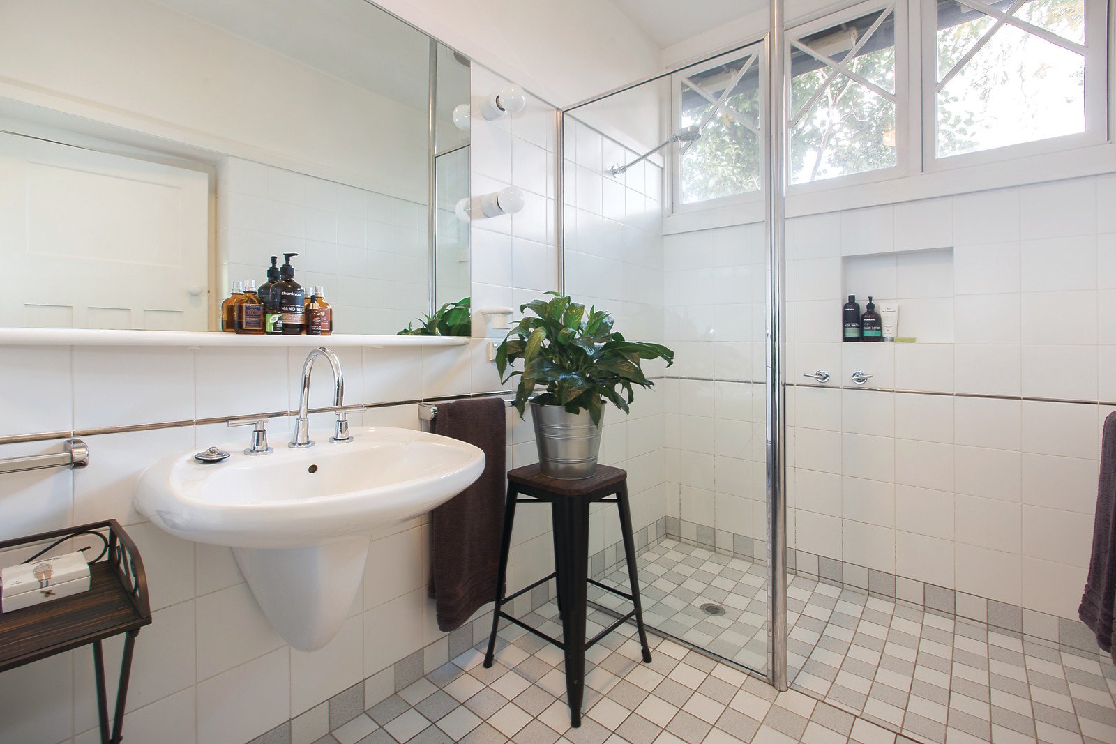 2 Valley View Road, Glen Iris, VIC