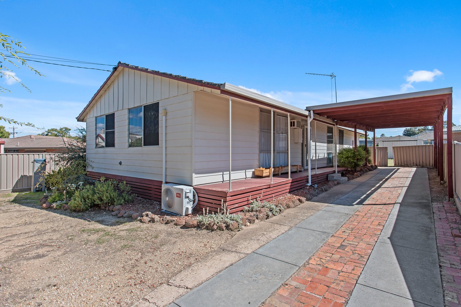 2 Vickers Court KENNINGTON 2