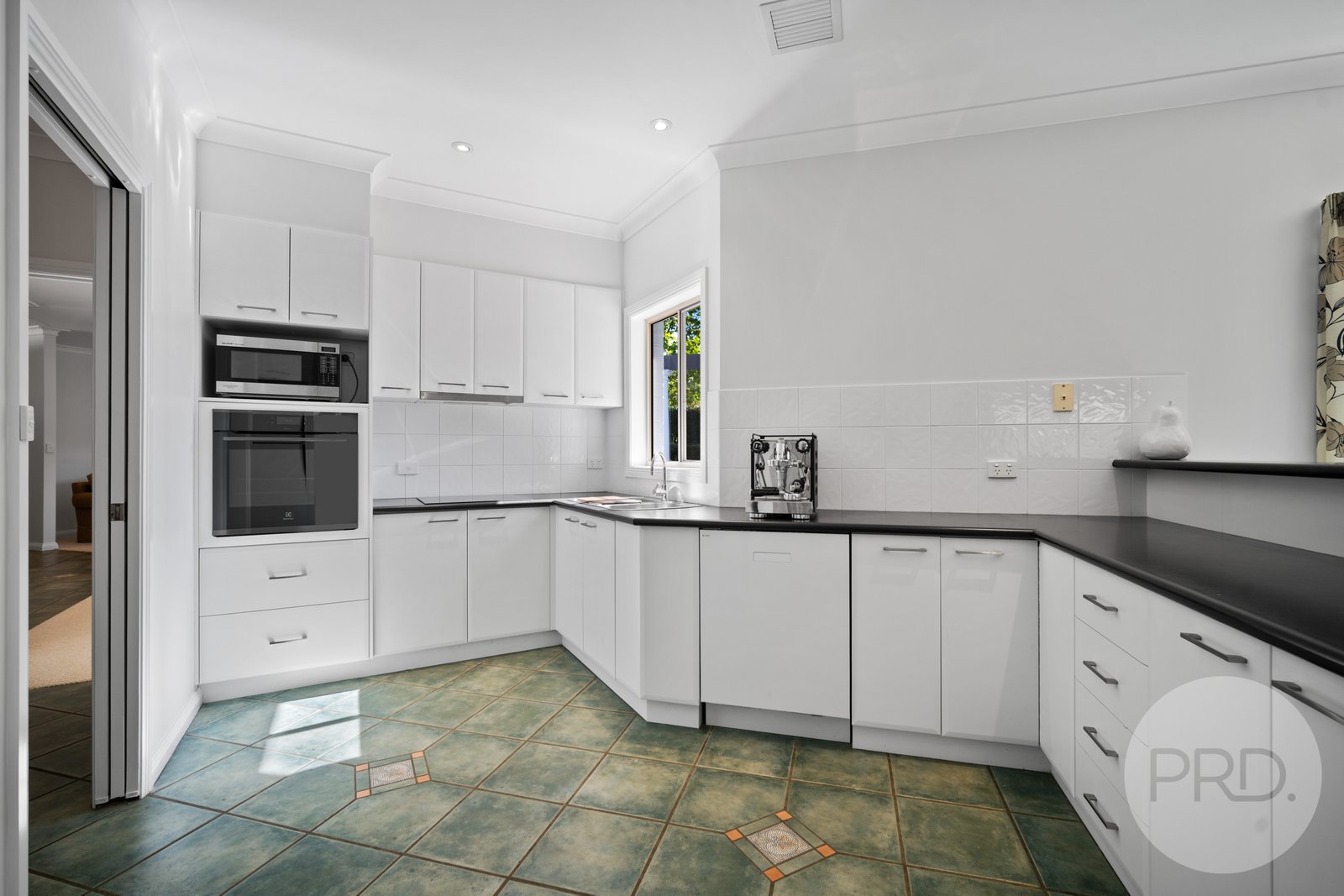 2 Viola Place SPRINGVALE 9