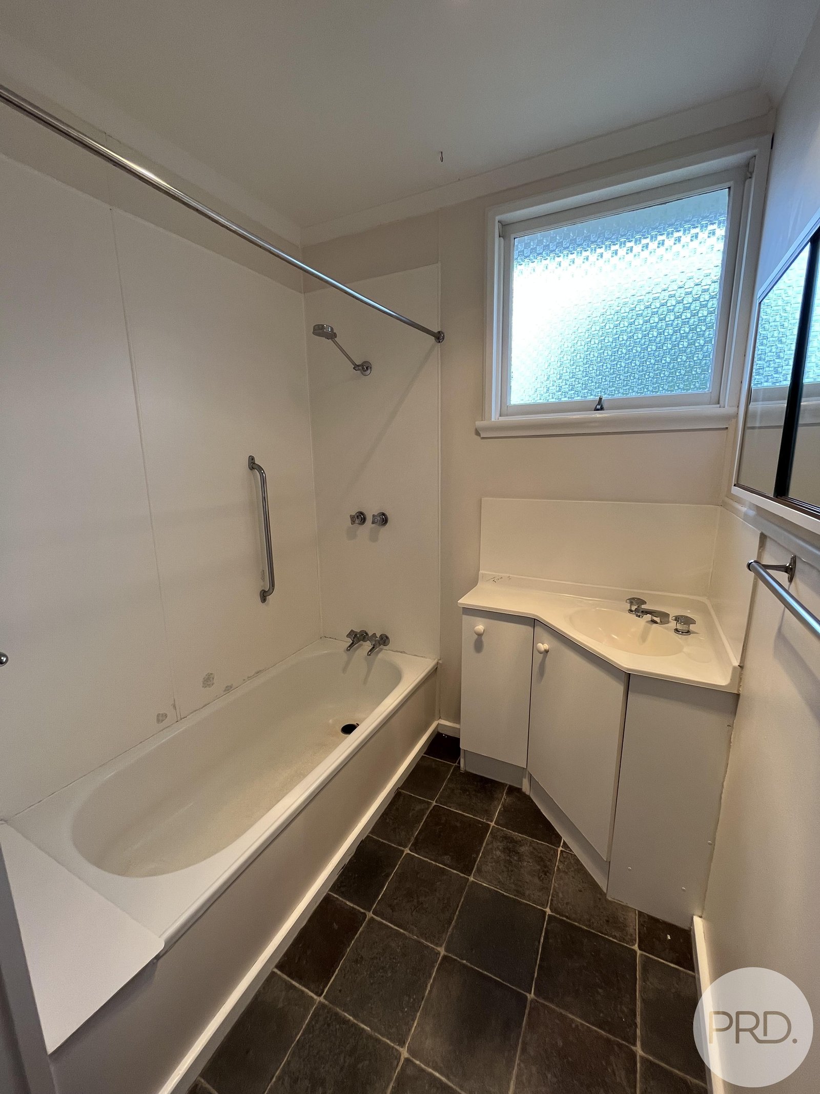 2 Wallong Place BERRIEDALE 5