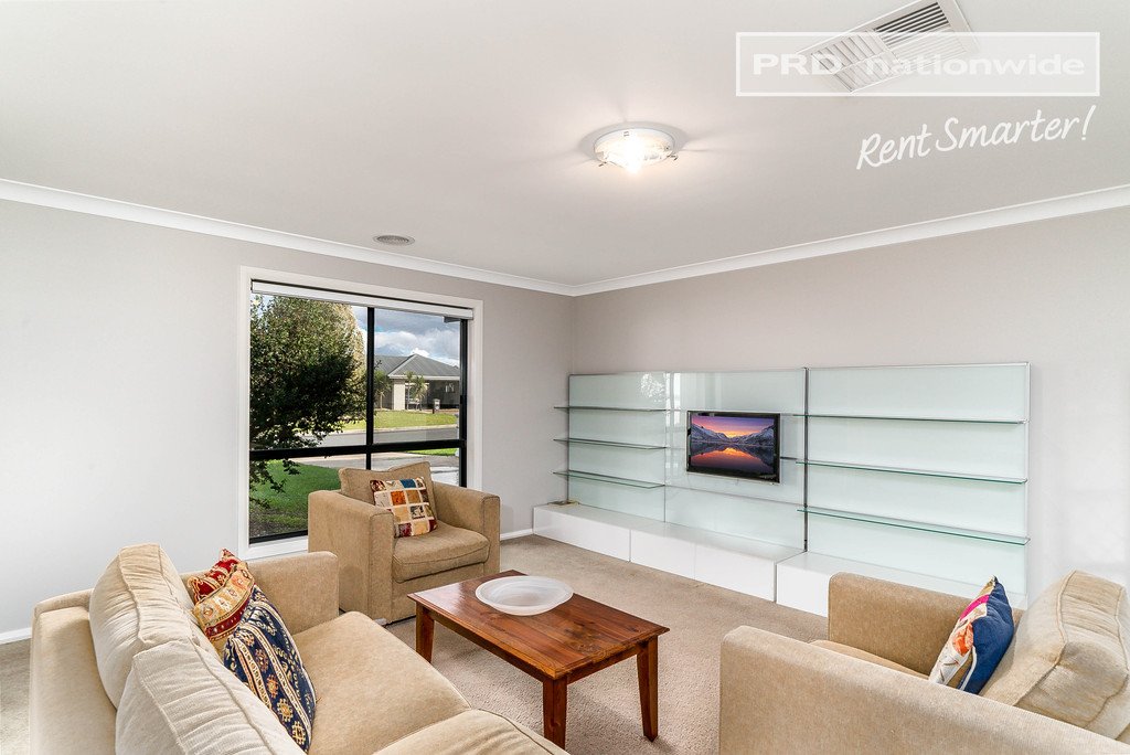 2 Warambee Crescent GLENFIELD PARK 3