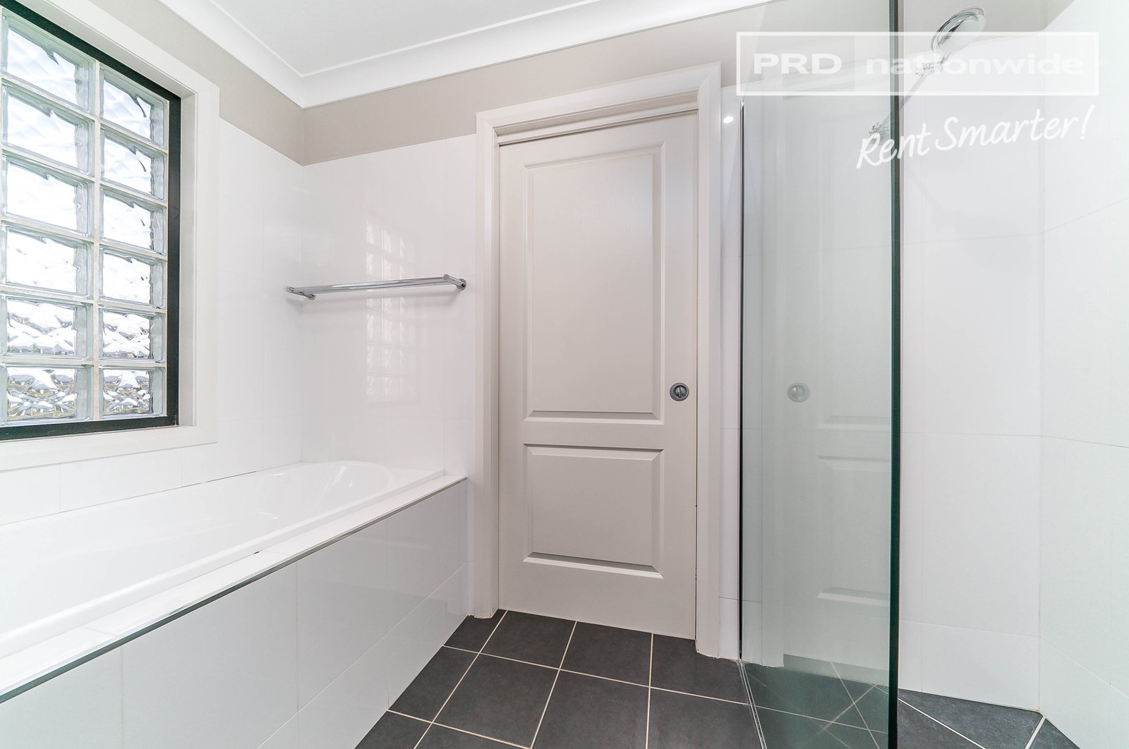 2 Warambee Crescent GLENFIELD PARK 6