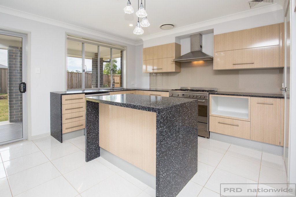 2 Warbler Avenue ABERGLASSLYN 7