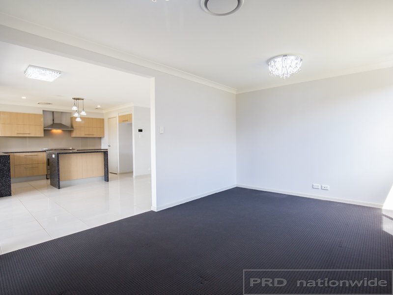 2 Warbler Avenue ABERGLASSLYN 3