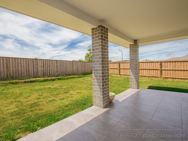 2 Warbler Avenue ABERGLASSLYN 7