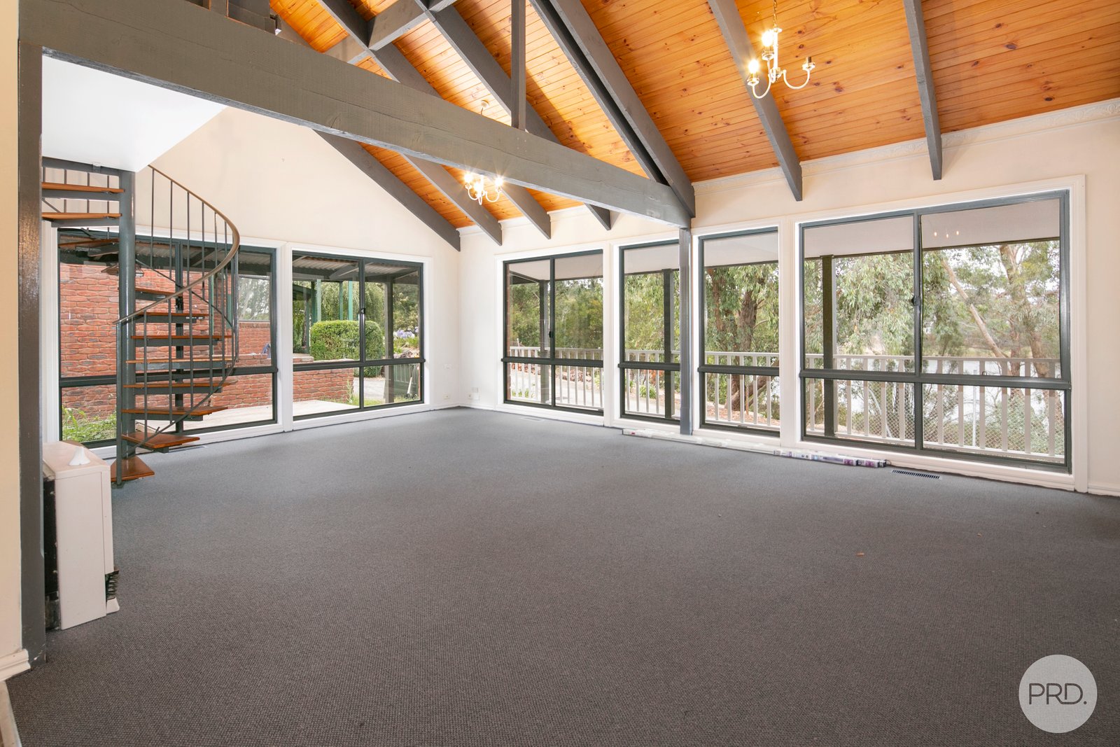 2 Warrambine Dr  CANADIAN 3