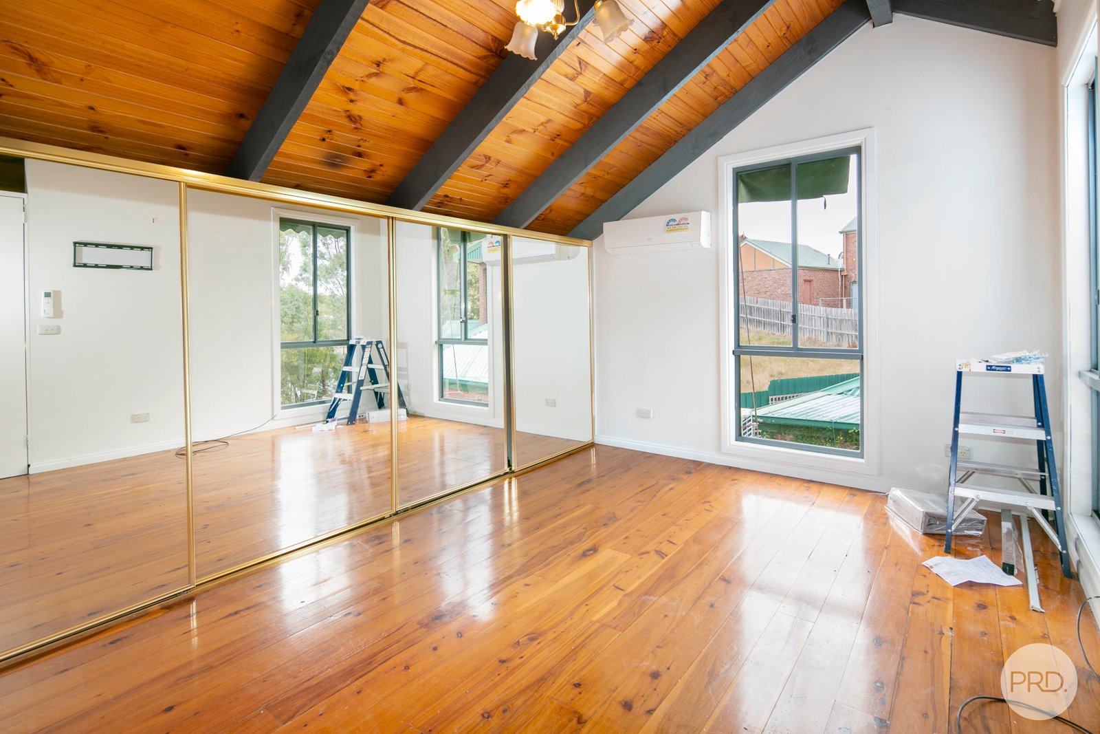 2 Warrambine Dr  CANADIAN 5