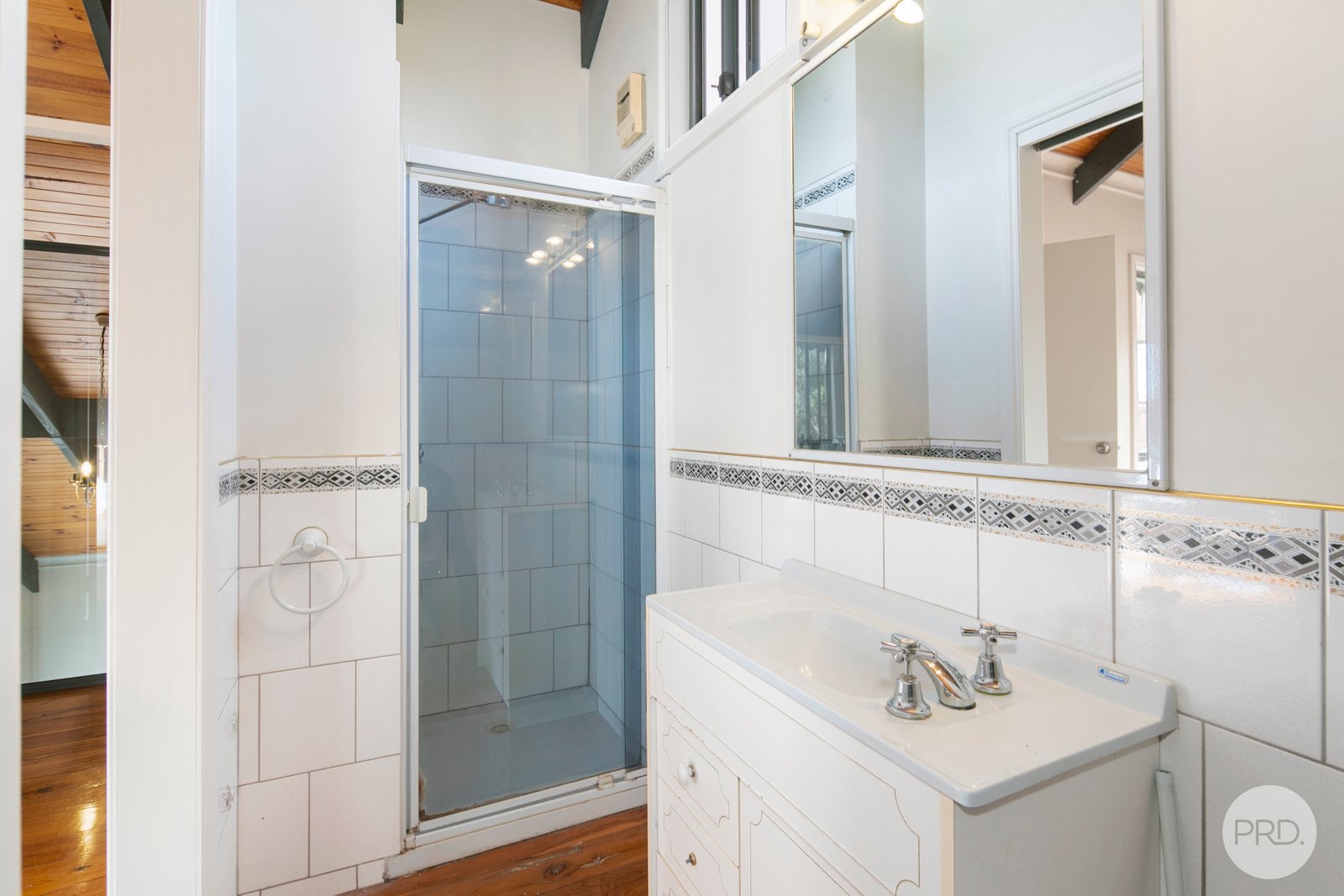 2 Warrambine Dr  CANADIAN 9