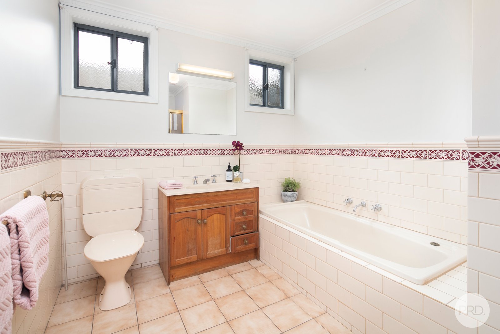 2 Warrambine Drive CANADIAN 11