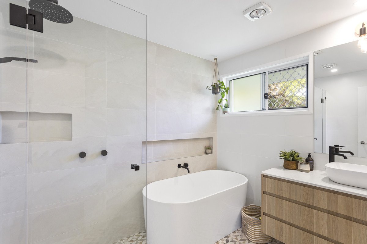 2 Whipbird Court Burleigh Waters 4