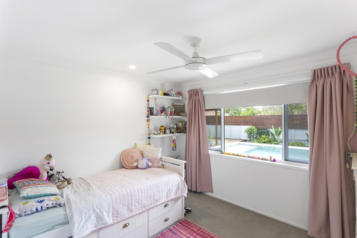 2 Whipbird Court Burleigh Waters 10