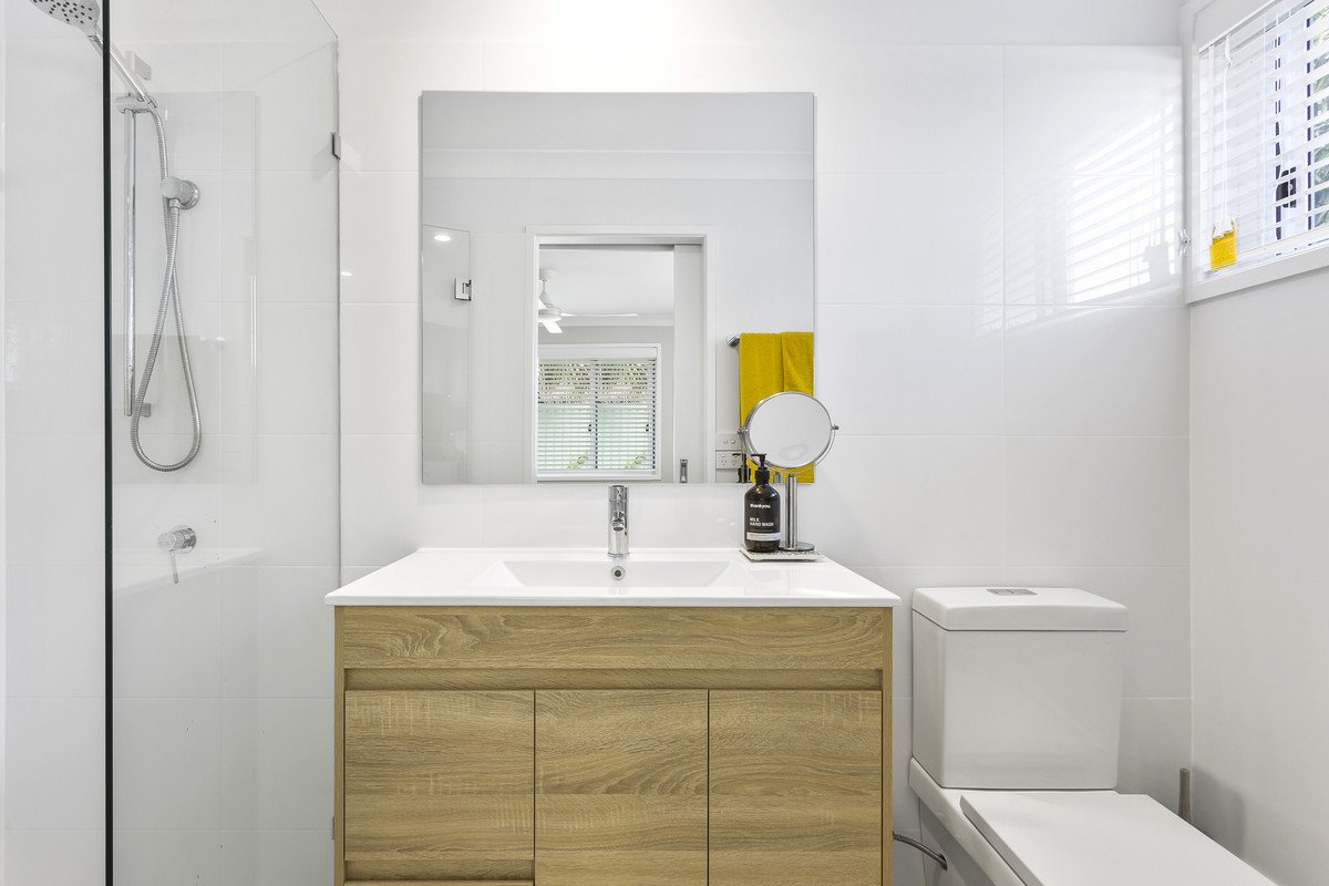 2 Whipbird Court Burleigh Waters 11