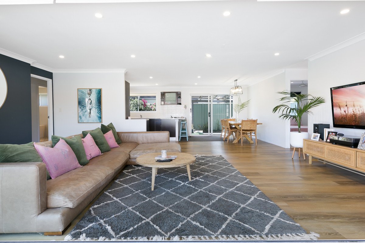 2 Whipbird Court Burleigh Waters 10