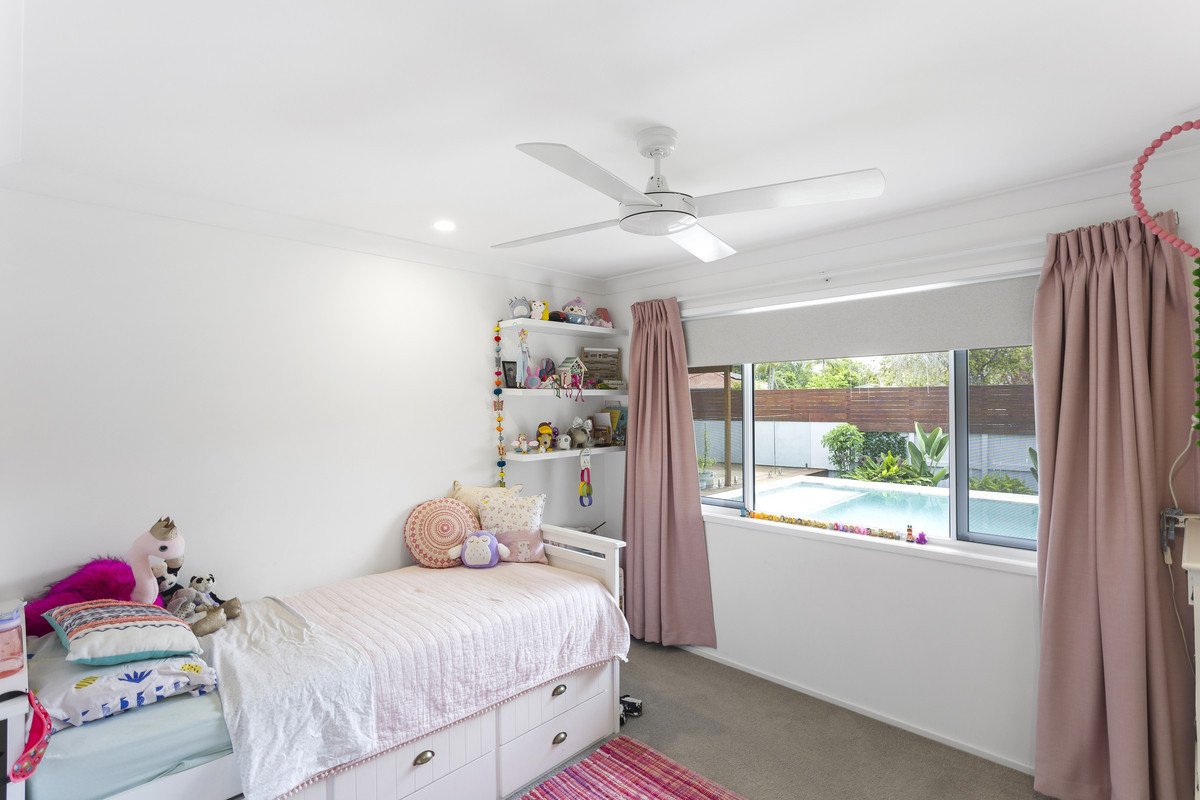 2 Whipbird Court Burleigh Waters 10
