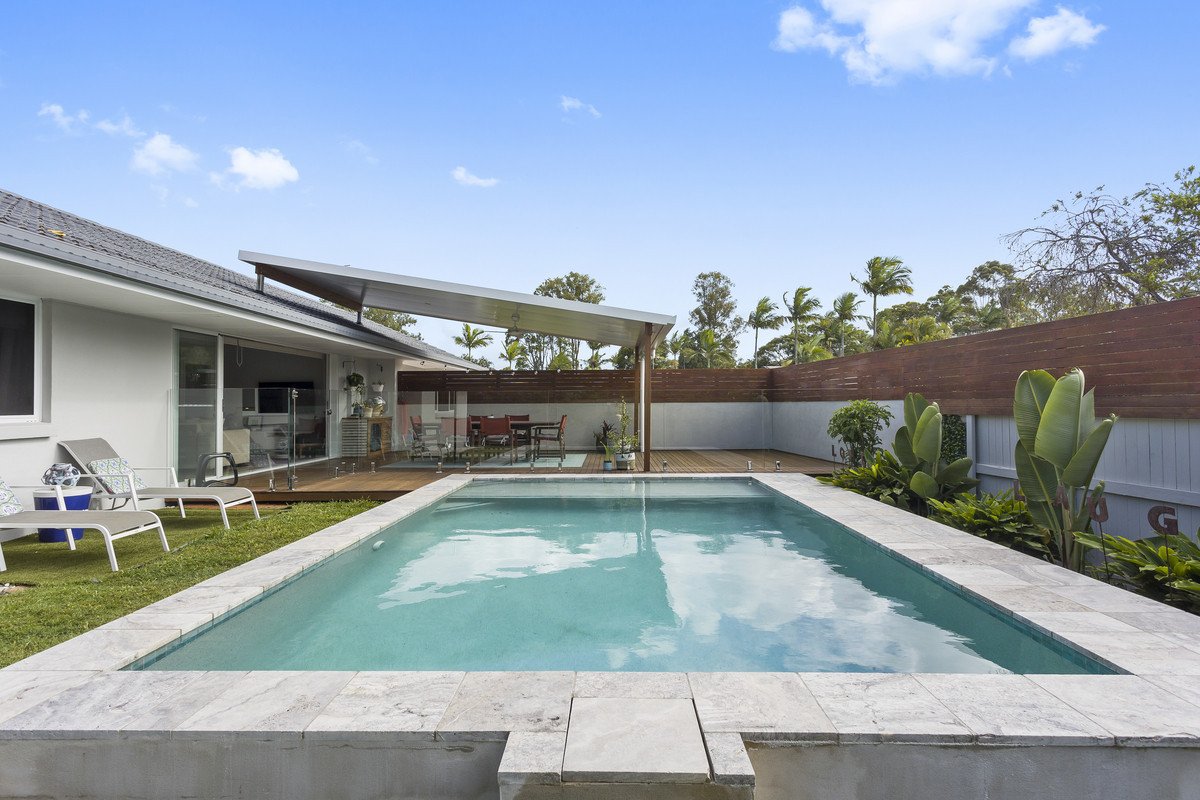 2 Whipbird Court Burleigh Waters 14