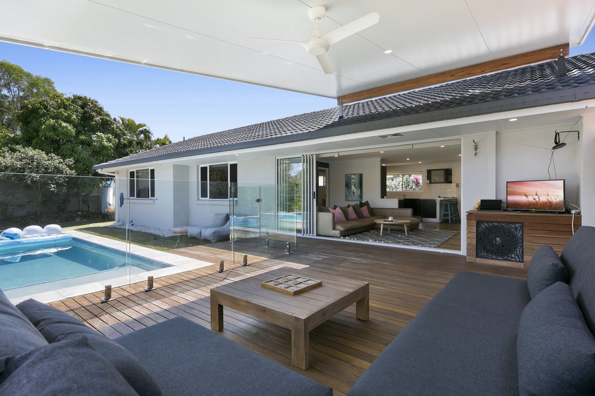 2 Whipbird Court Burleigh Waters 1