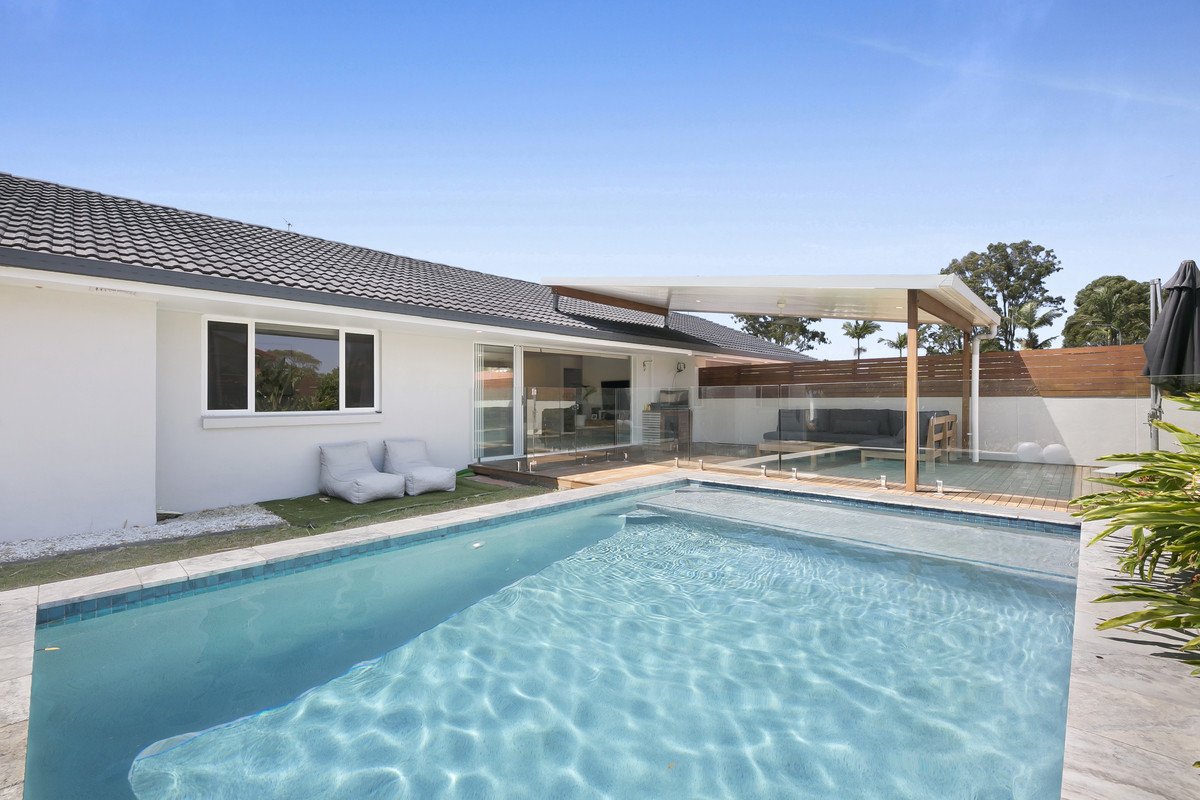 2 Whipbird Court Burleigh Waters 8