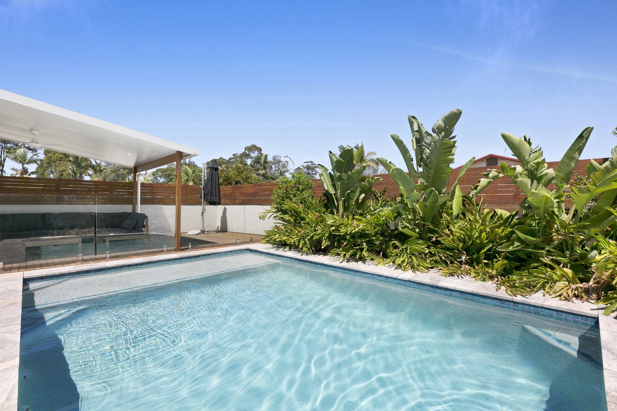 2 Whipbird Court Burleigh Waters 25