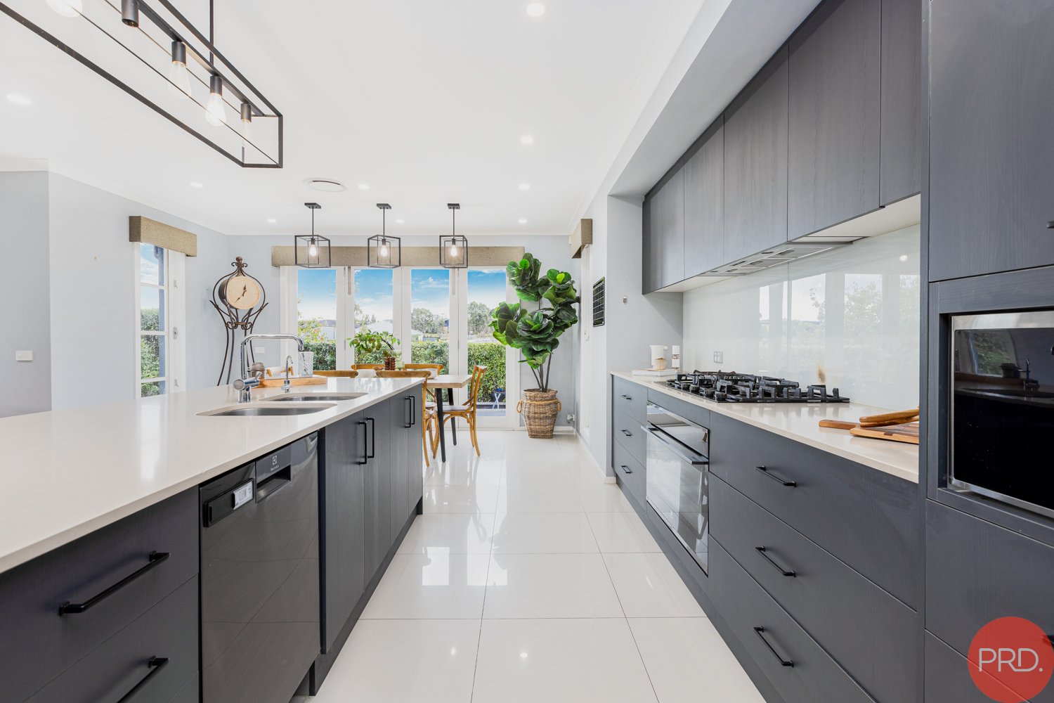 2 Whitetip Street CHISHOLM 9