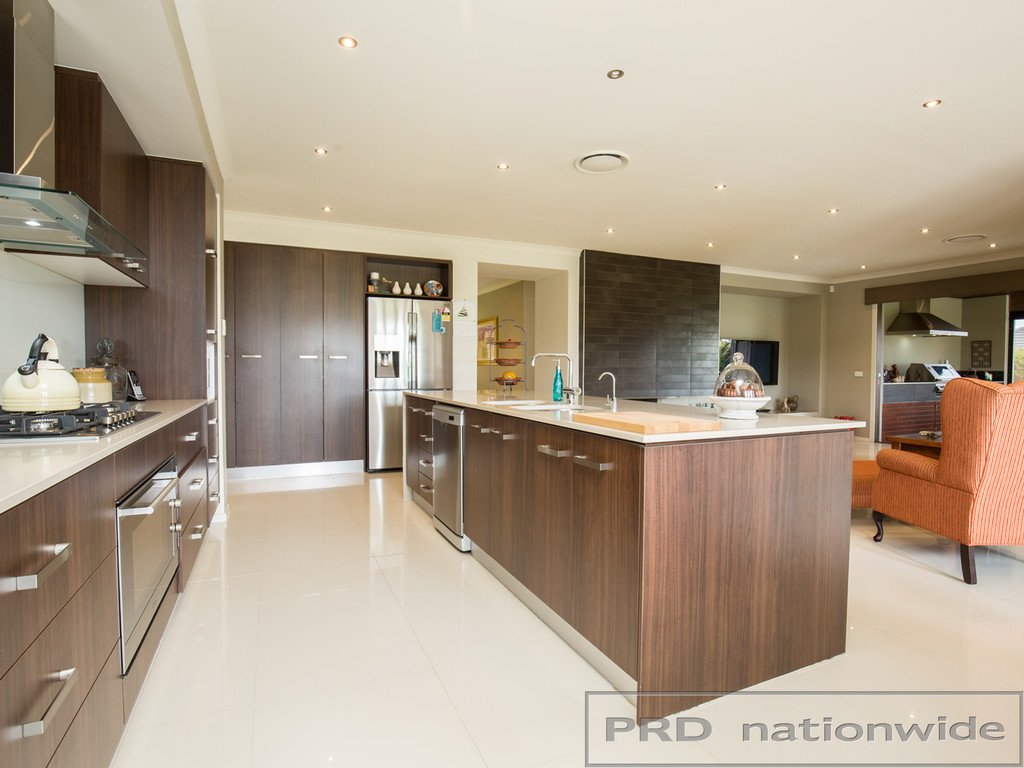 2 Whitetip Street CHISHOLM 12