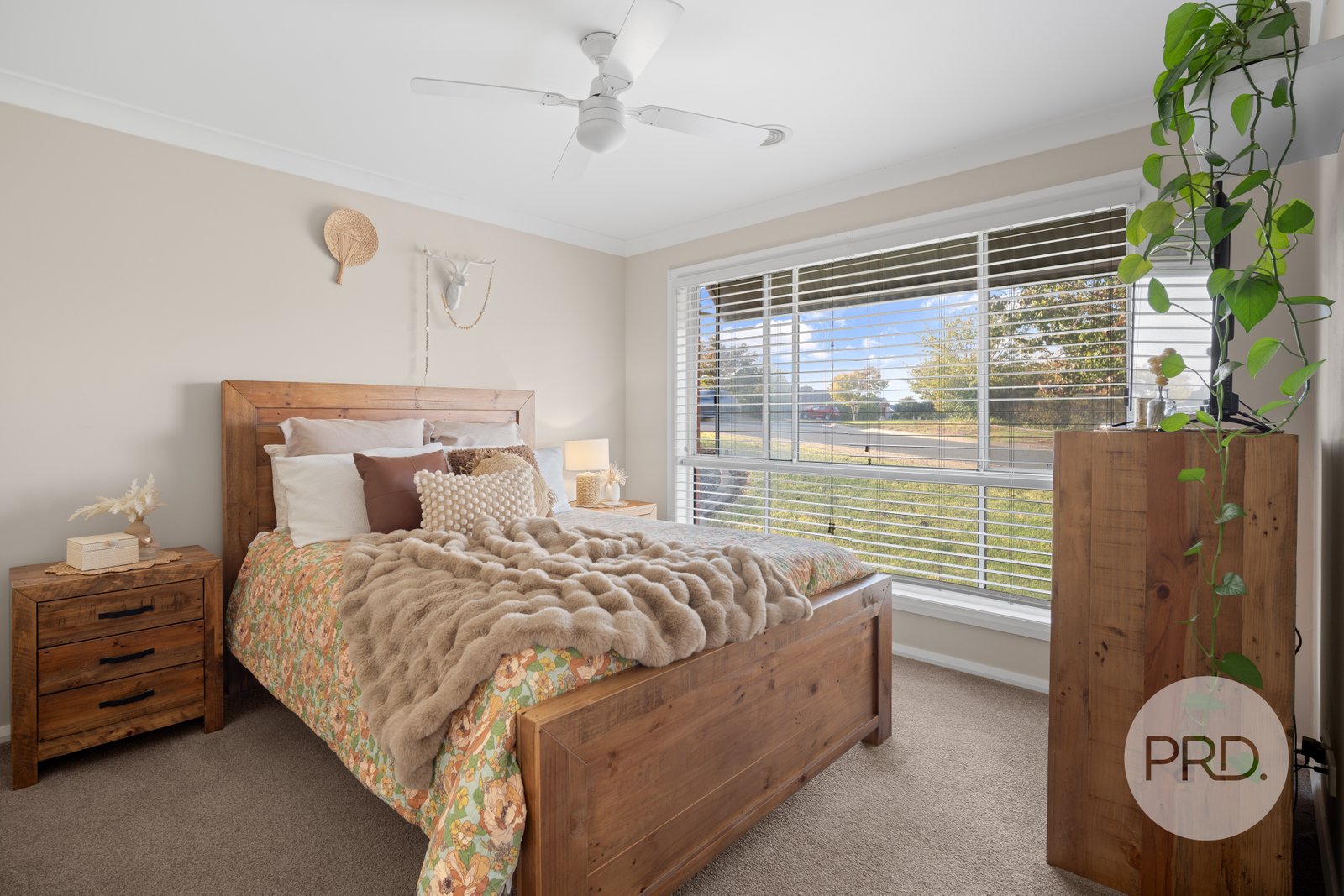 2 Wilton Street BOURKELANDS 4