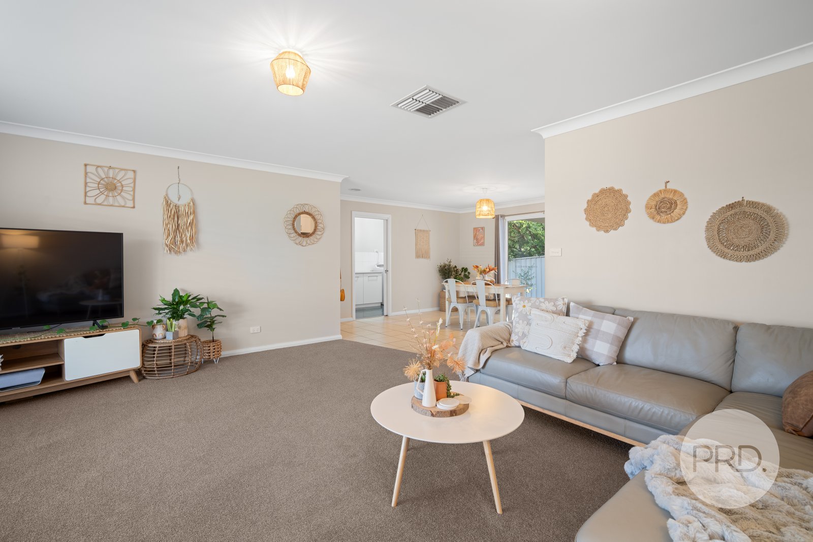 2 Wilton Street BOURKELANDS 5