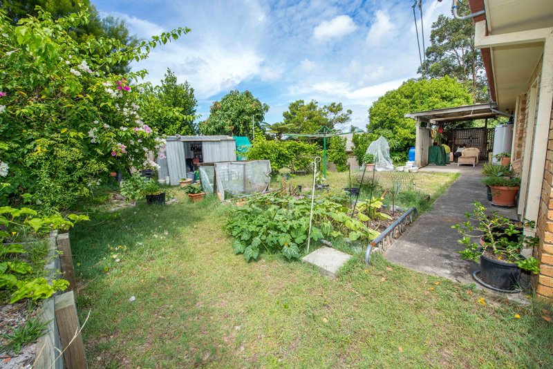 2 Windward Close CORLETTE 11