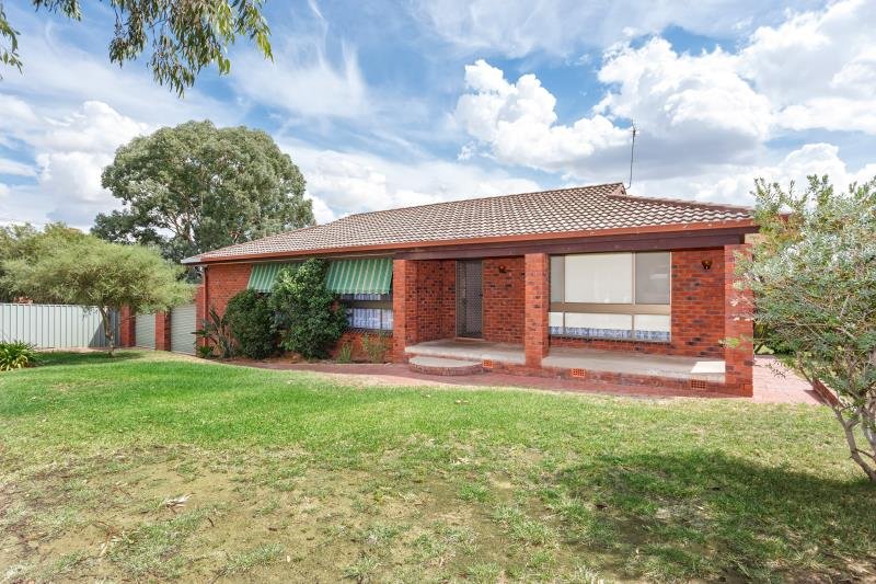 2 Wren Street MOUNT AUSTIN 1