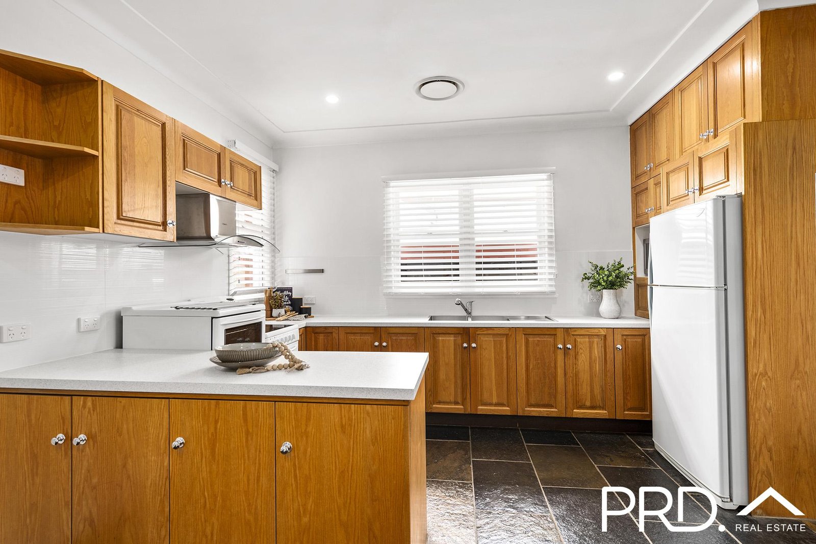 2 Wyalong Street PANANIA 3
