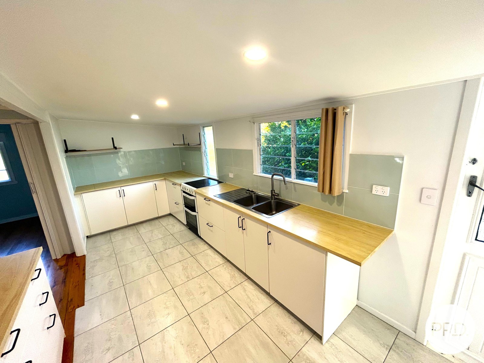 2 Zephyr Street TANNUM SANDS 14